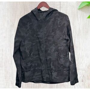 Lululemon Womens‎ Pack It Up Jacket Size 6 Camo W4AVRS